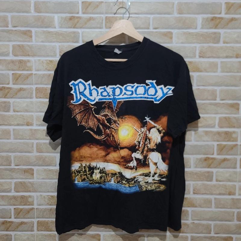 Band Tee Faded 90S - เสื้อยืดวินเทจยุค 90 วงร็อคแรปโซดี้ ออฟ ไฟร์สีดำซีดจาง ปี