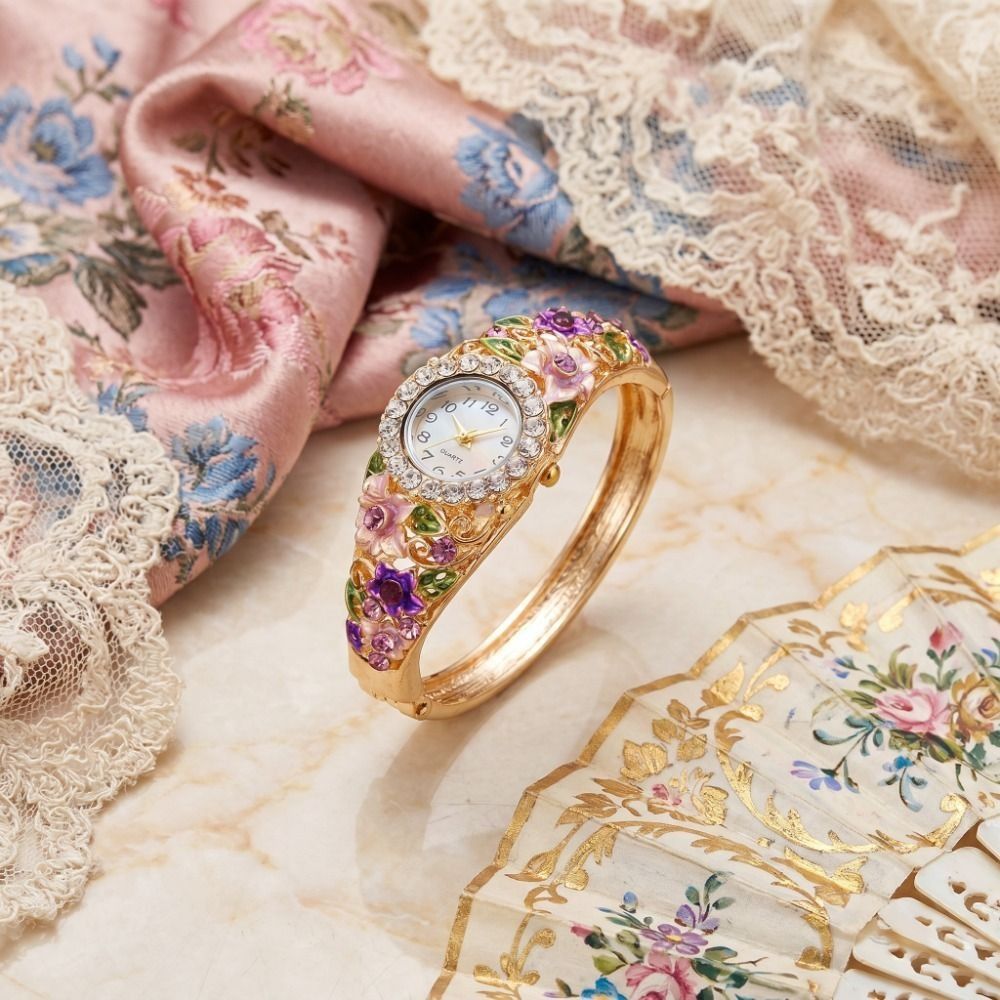 Vintage Fashion Week - นาฬิกาวินเทจที่มีดอกไม้มากมายประดับ หน้าปัดทรงกลม นาฬิกาข้อมือผู้หญิงประดับคริสตัล สายรัดข้อมือประดับเพชร นาฬิกาข้อมือดีไซน์อเนกประสงค์