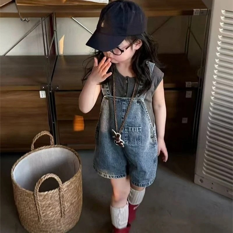 Vintage Fashion Influencers - ชุดเซ็ตเสื้อกล้ามริบบิ้นกับกางเกงยีนส์ขาสั้นทรงวินเทจสำหรับสาวๆ สไตล์อินฟลูเอนเซอร์ ขายดีประจำฤดูร้อน