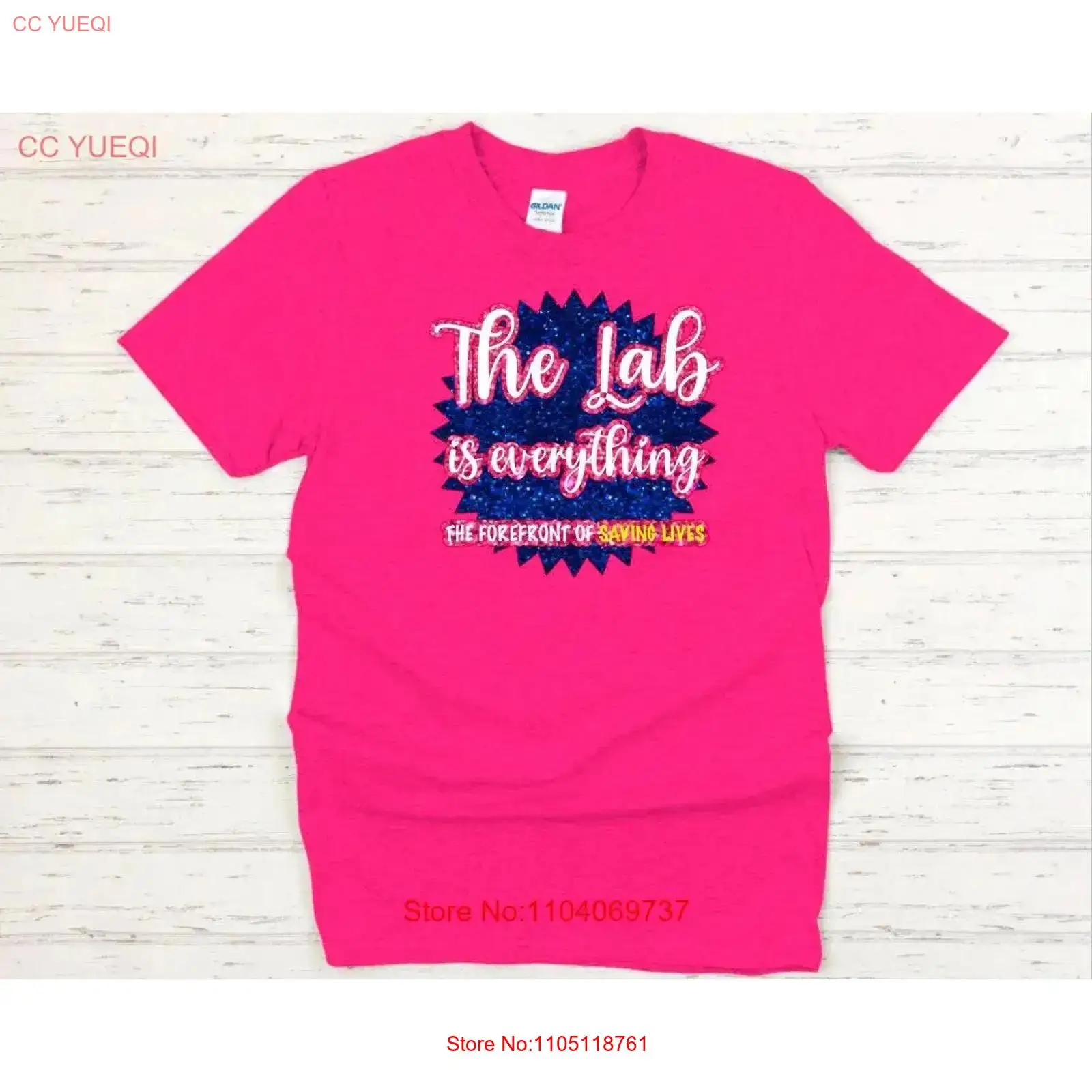 Vintage Fashion Week - เสื้อยืดแฟชั่นธีมอย่างเป็นทางการของ Lab Week 2024 นำเทรนด์ด้านสไตล์ช่วยชีวิต ลุควินเทจแบบลำลอง