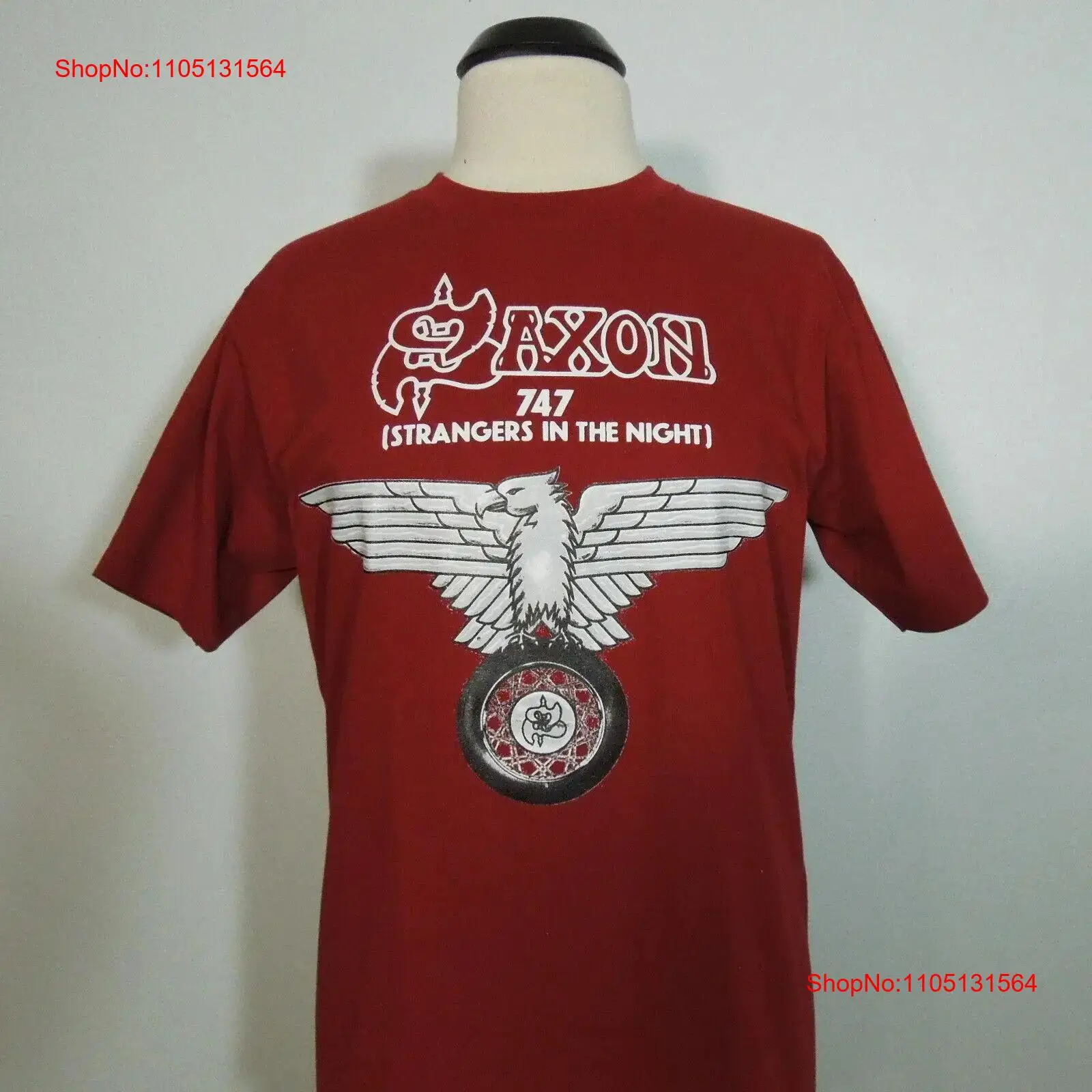 Vintage Fashion Logo - เสื้อยืด SAXON 747 Strangers In The