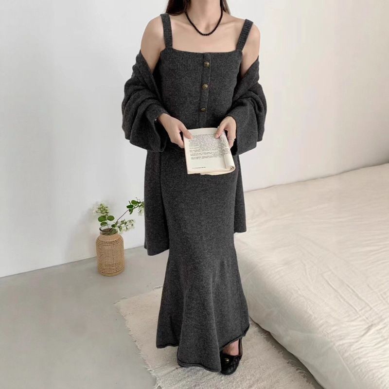 Vintage Fashion Hong Kong - ชุดเซ็ตสามชิ้นสไตล์วินเทจฮ่องกง ดีไซน์หรูหรา ผ้าถัก ประกอบด้วยเสื้อกล้าม+เสื้อคลุมไหมพรม+กระโปรงทรงหางปลา