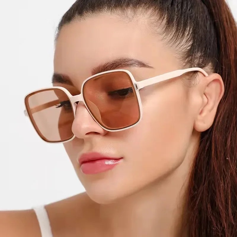 แว่นกันแดดทรงสี่เหลี่ยมขนาดใหญ - Vintage Fashion Brands บทวิจารณ์และราคา