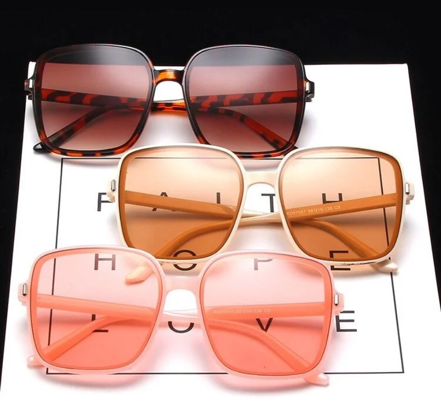 แว่นกันแดดทรงสี่เหลี่ยมขนาดใหญ - Vintage Fashion Brands บทวิจารณ์และราคา