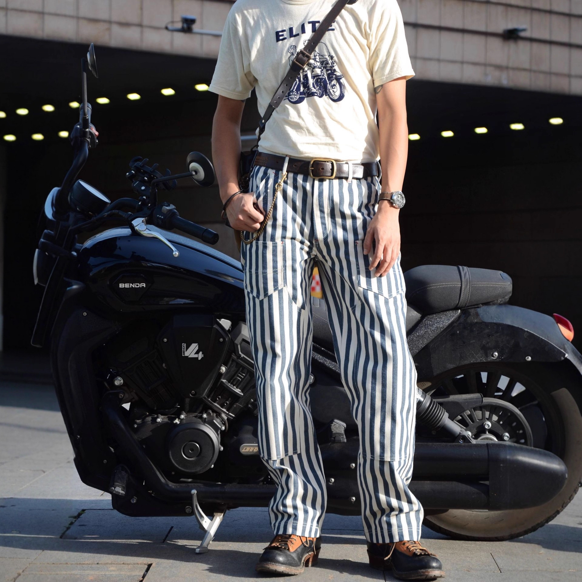 กางเกงขายาวลายทางหนาแน่น 14 ออ - Retro Track Pant บทวิจารณ์และราคา