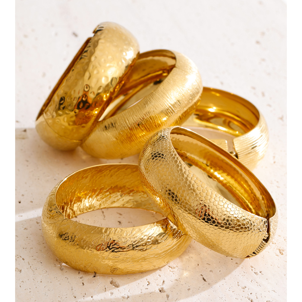 กำไลข้อมือสแตนเลสสตีลสไตล์ Old - Vintage Fashion Old Money บทวิจารณ์และราคา