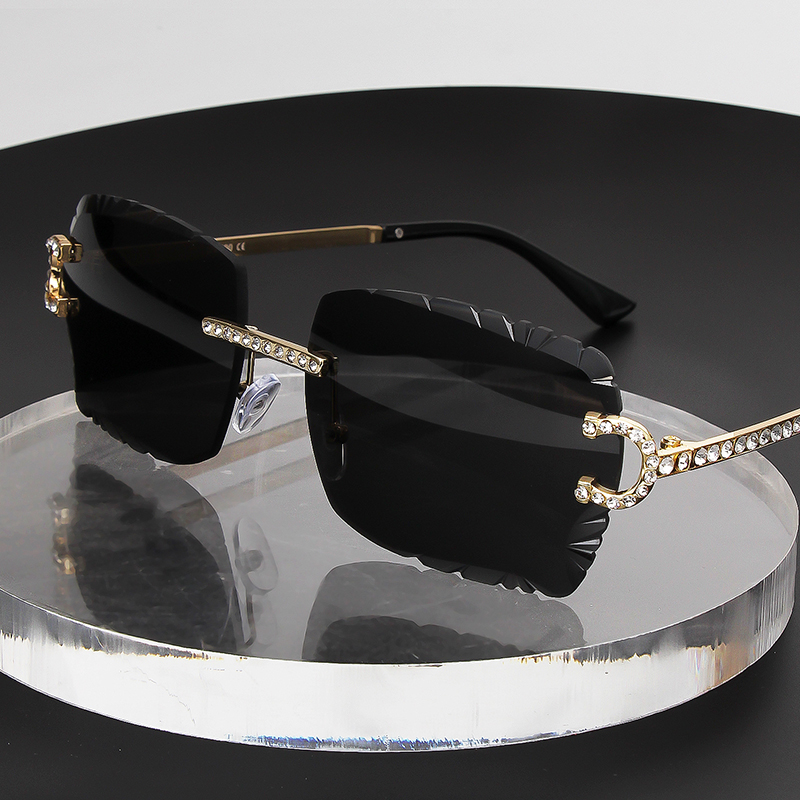 แฟชั่นแว่นกันแดดทรงสี่เหลี่ยมไ - Vintage Fashion Brands บทวิจารณ์และราคา