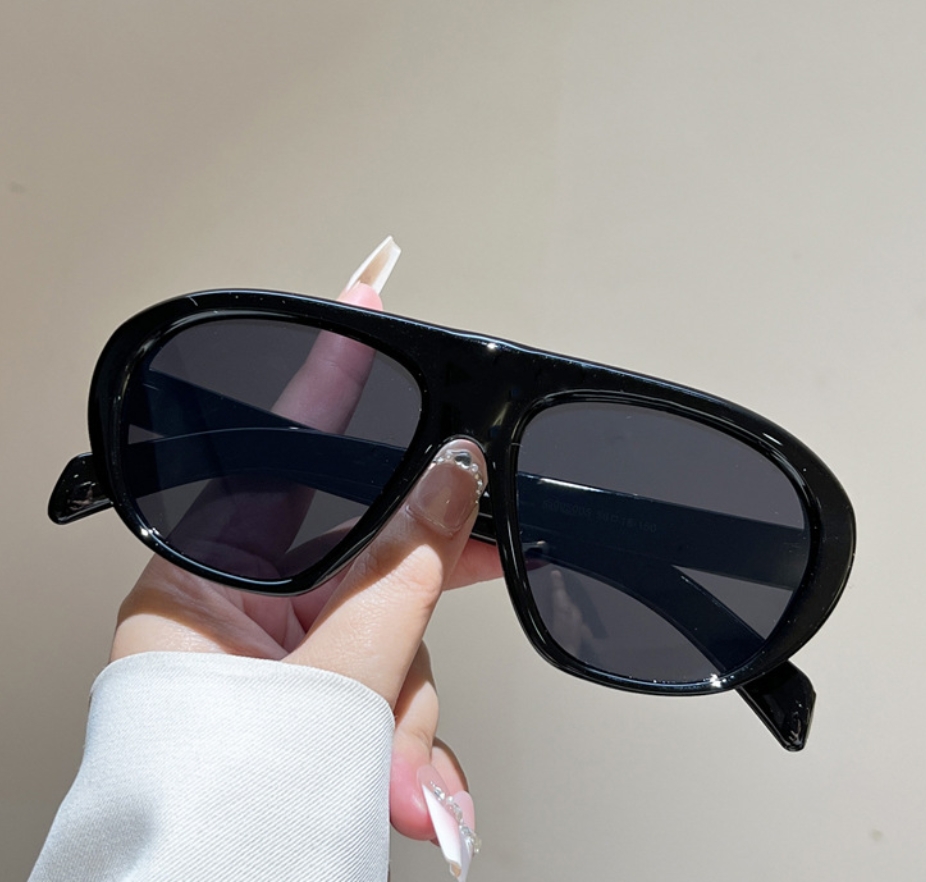 แว่นกันแดดนักบินทรงโอเวอร์ไซส์ - Vintage Fashion Brands บทวิจารณ์และราคา